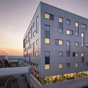 hampton-by-hilton-london-gatwick-airport.brighton-hotels-england.com/